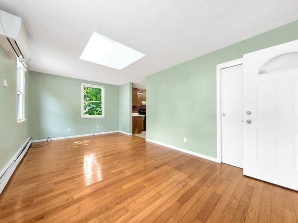 18 Cherry St, Gloucester MA 01930