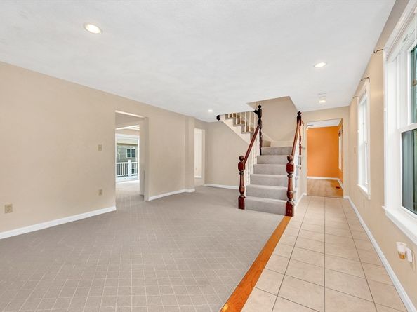 18 Cherry St, Gloucester MA 01930