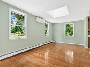 18 Cherry St, Gloucester MA 01930