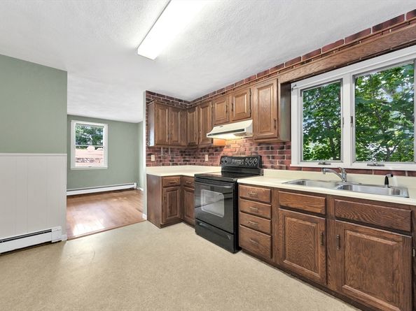 18 Cherry St, Gloucester MA 01930