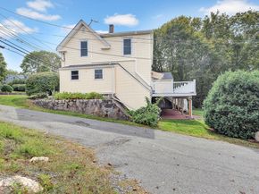18 Cherry St, Gloucester MA 01930