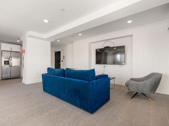 50 Hichborn St 101, Boston MA 02135