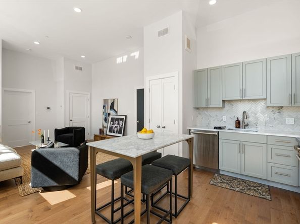 50 Hichborn St 101, Boston MA 02135