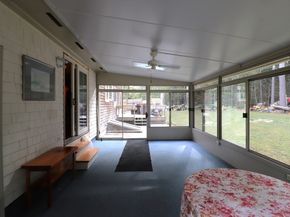 21 Bennett Rd, Rochester MA 02770
