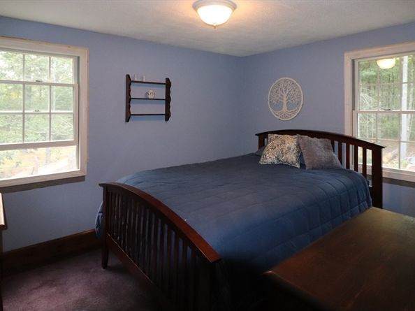 21 Bennett Rd, Rochester MA 02770