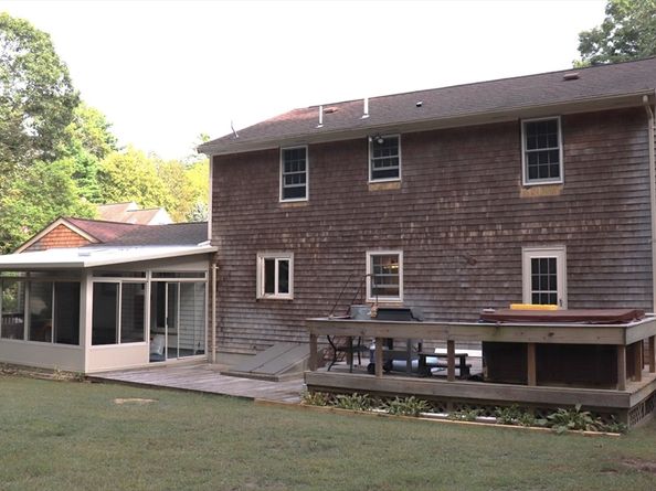 21 Bennett Rd, Rochester MA 02770
