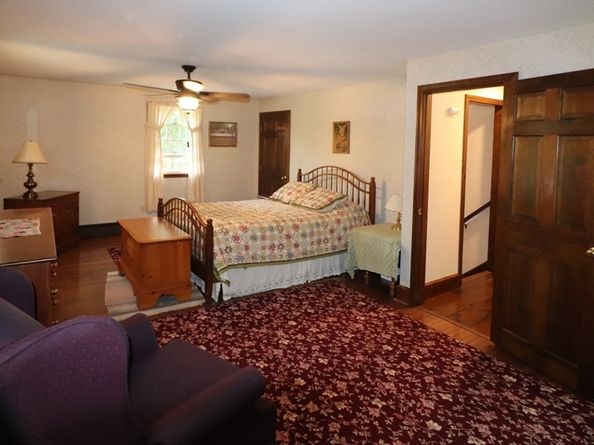 21 Bennett Rd, Rochester MA 02770