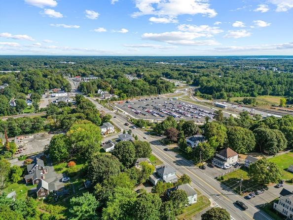 83 W Grove St, Middleboro MA 02346