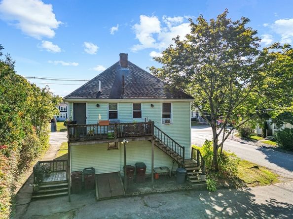 83 W Grove St, Middleboro MA 02346