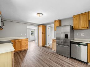 83 W Grove St, Middleboro MA 02346