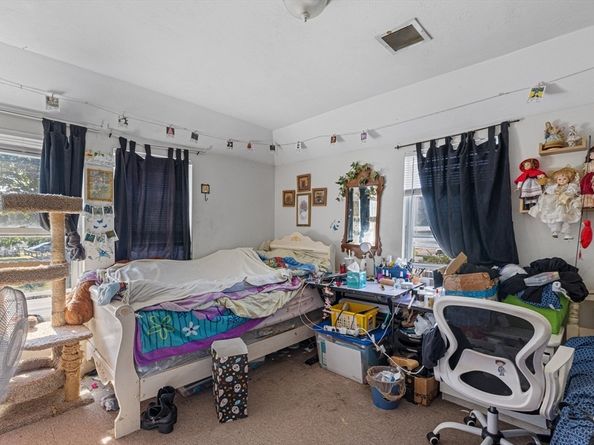 83 W Grove St, Middleboro MA 02346