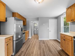 83 W Grove St, Middleboro MA 02346