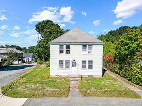 83 W Grove St, Middleboro MA 02346
