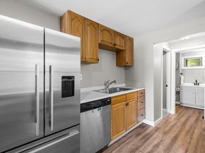 83 W Grove St, Middleboro MA 02346