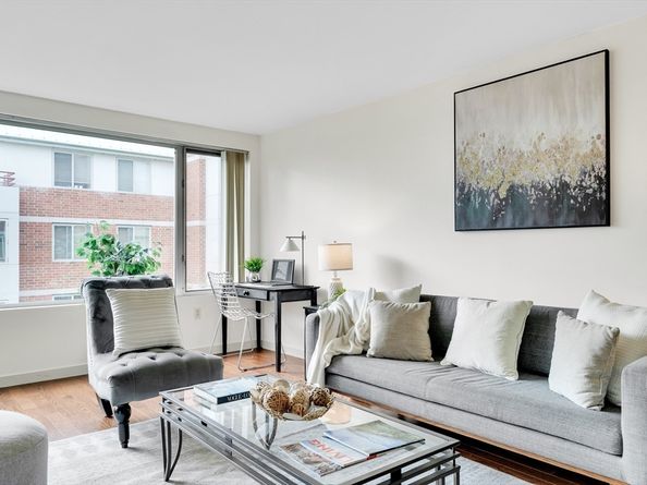 183 Oak Street 205C, Newton MA 02464