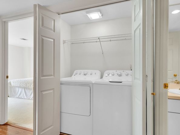 183 Oak Street 205C, Newton MA 02464