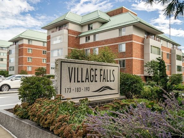 183 Oak Street 205C, Newton MA 02464