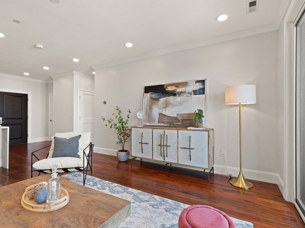 87 Medford St. 305, Medford MA 02155