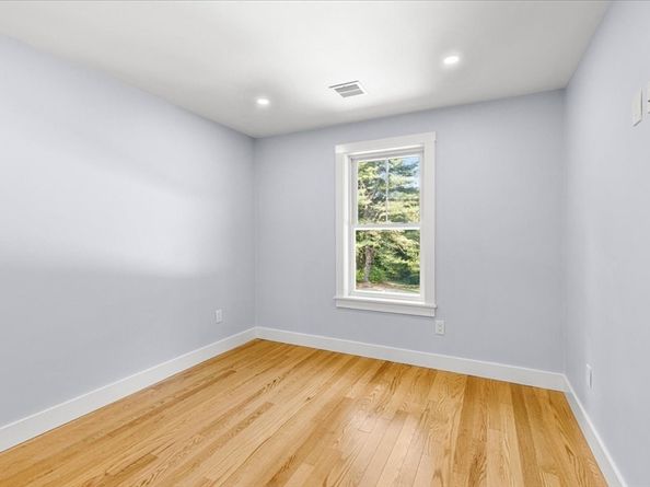 71 Readville St B, Boston MA 02136