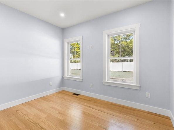 71 Readville St B, Boston MA 02136