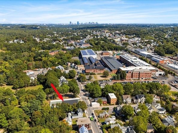 71 Readville St B, Boston MA 02136
