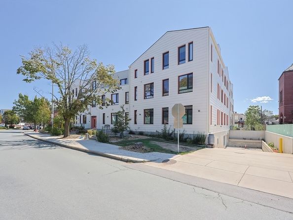 368 Pleasant St 204, Malden MA 02148
