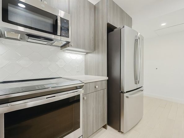 368 Pleasant St 204, Malden MA 02148