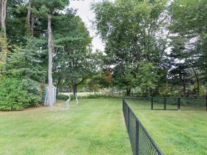 9 Birchwood Dr, Holden MA 01520