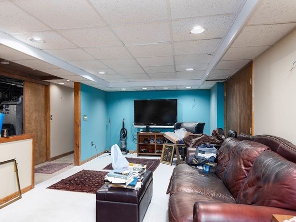 9 Birchwood Dr, Holden MA 01520