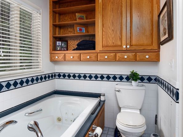 9 Birchwood Dr, Holden MA 01520