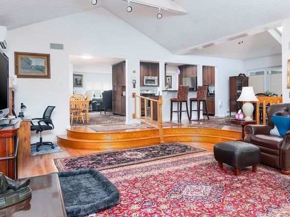9 Birchwood Dr, Holden MA 01520