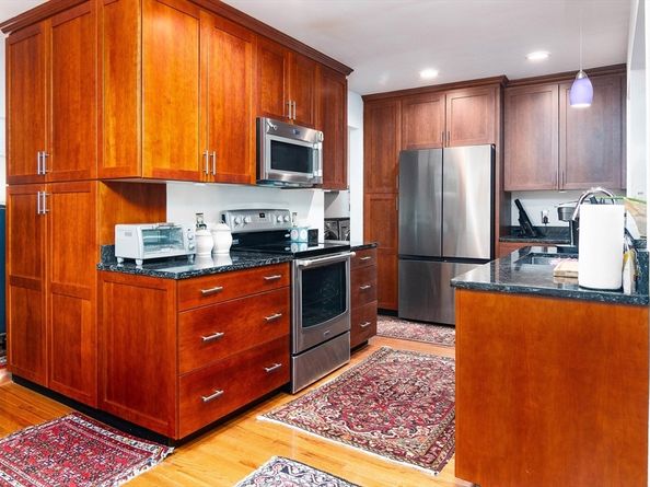 9 Birchwood Dr, Holden MA 01520