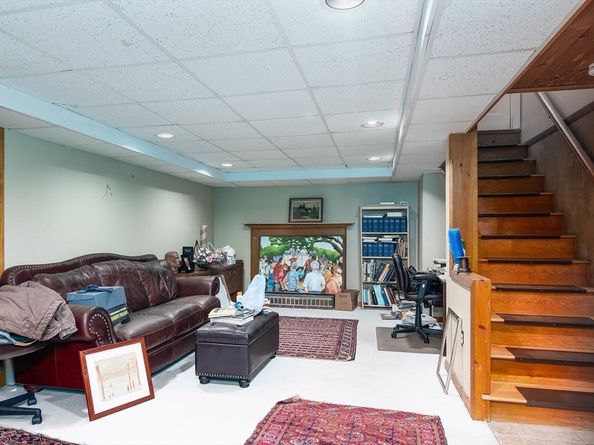 9 Birchwood Dr, Holden MA 01520