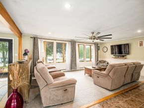 60 Lakemans Ln, Ipswich MA 01938