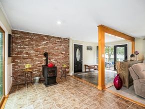 60 Lakemans Ln, Ipswich MA 01938