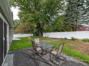 60 Lakemans Ln, Ipswich MA 01938