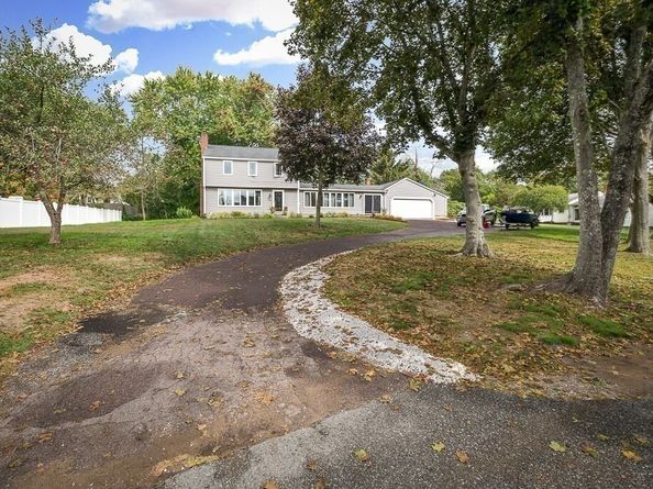 60 Lakemans Ln, Ipswich MA 01938