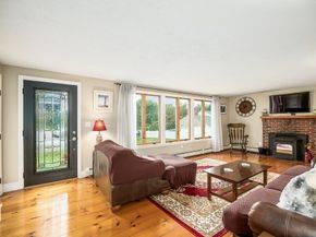 60 Lakemans Ln, Ipswich MA 01938