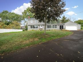 60 Lakemans Ln, Ipswich MA 01938
