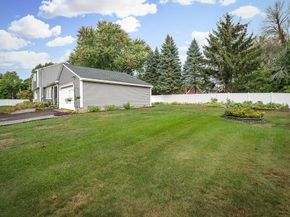 60 Lakemans Ln, Ipswich MA 01938