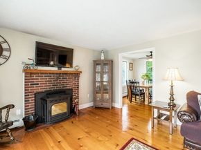 60 Lakemans Ln, Ipswich MA 01938