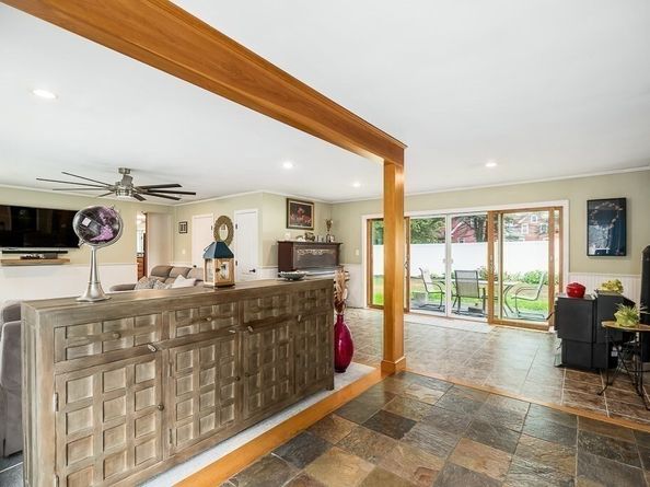 60 Lakemans Ln, Ipswich MA 01938