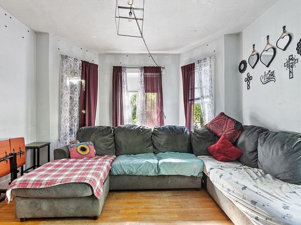 33-35 Omena Pl, Fitchburg MA 01420