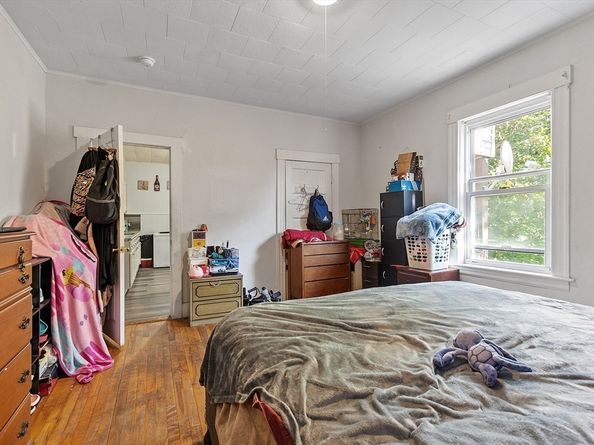 33-35 Omena Pl, Fitchburg MA 01420