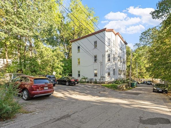33-35 Omena Pl, Fitchburg MA 01420