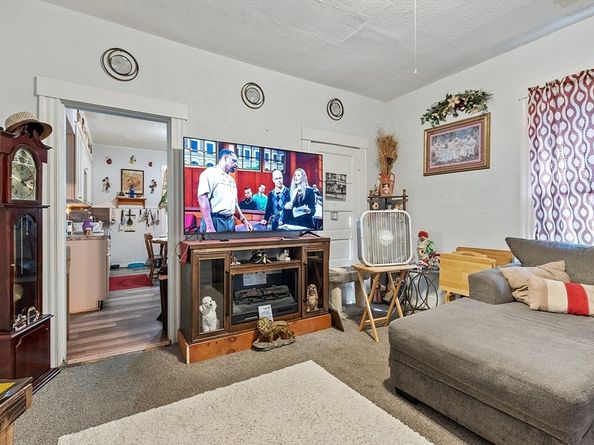 33-35 Omena Pl, Fitchburg MA 01420