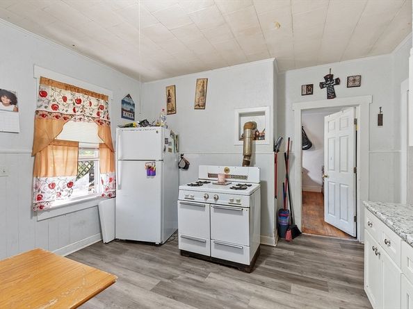 33-35 Omena Pl, Fitchburg MA 01420