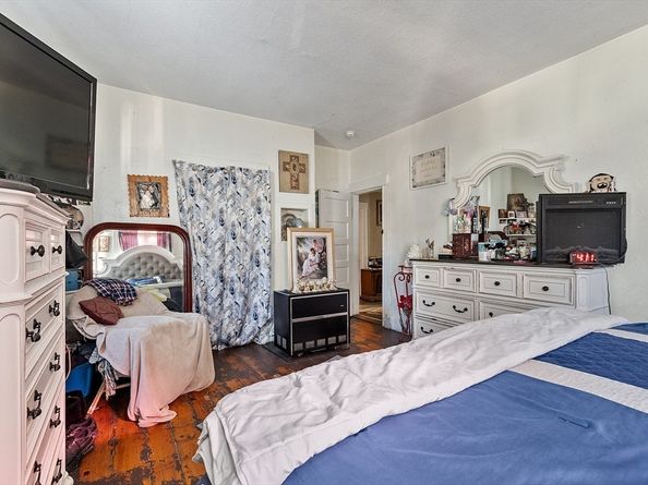 33-35 Omena Pl, Fitchburg MA 01420