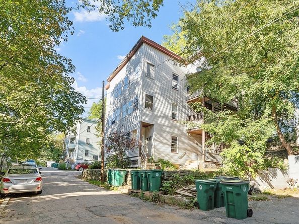 33-35 Omena Pl, Fitchburg MA 01420