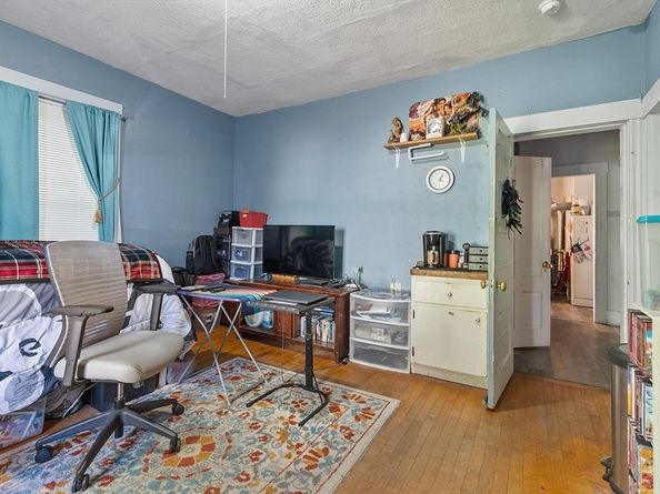 33-35 Omena Pl, Fitchburg MA 01420